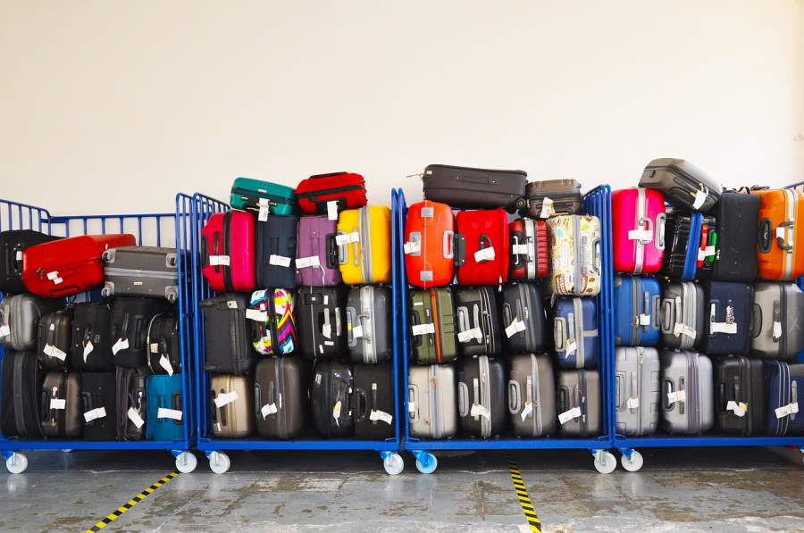 How to rent luggage storage at Saint-Lazare station?
